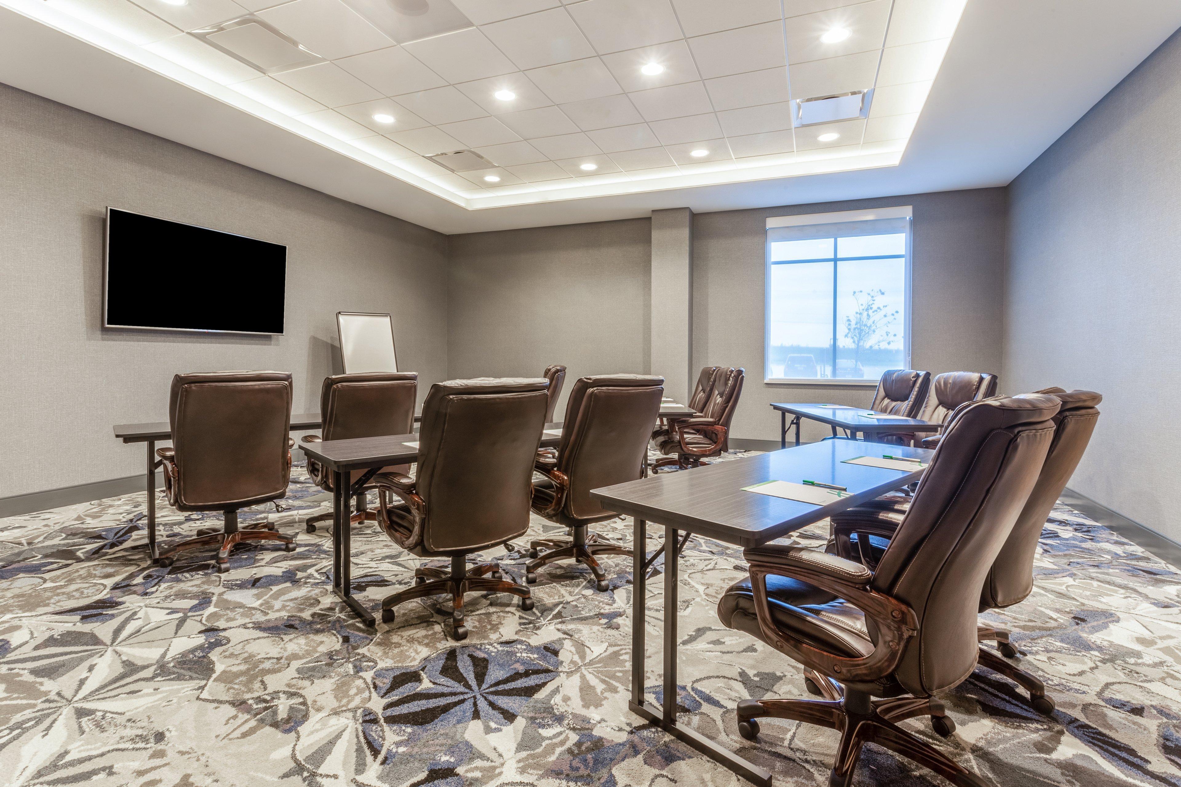 Holiday Inn & Suites Cedar Falls-Waterloo Event Ctr By Ihg Bagian luar foto