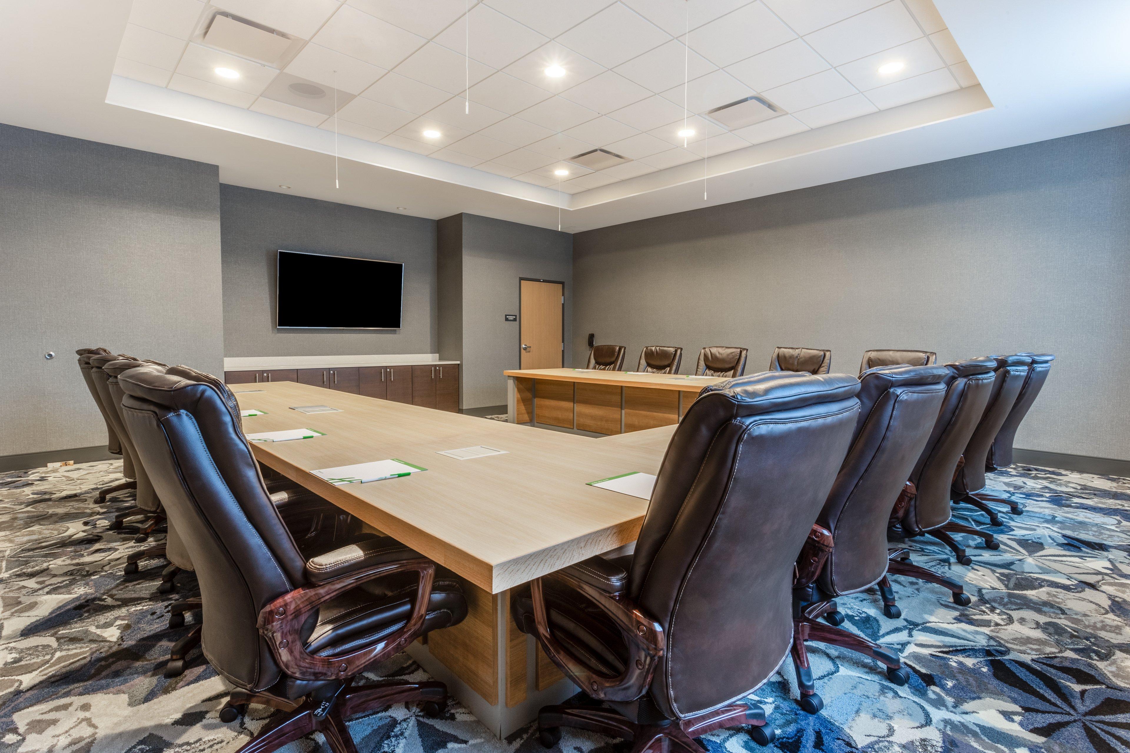 Holiday Inn & Suites Cedar Falls-Waterloo Event Ctr By Ihg Bagian luar foto
