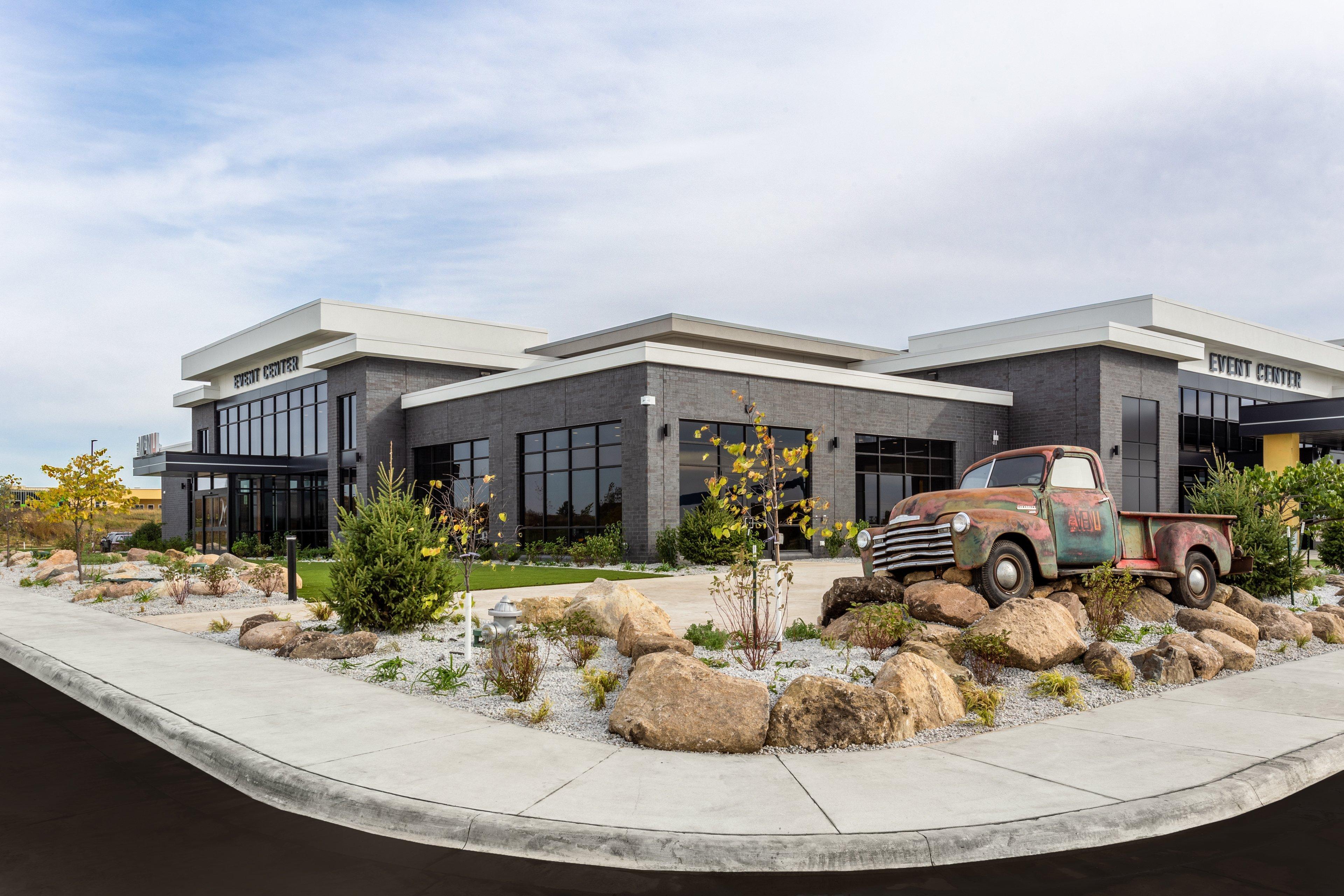 Holiday Inn & Suites Cedar Falls-Waterloo Event Ctr By Ihg Bagian luar foto