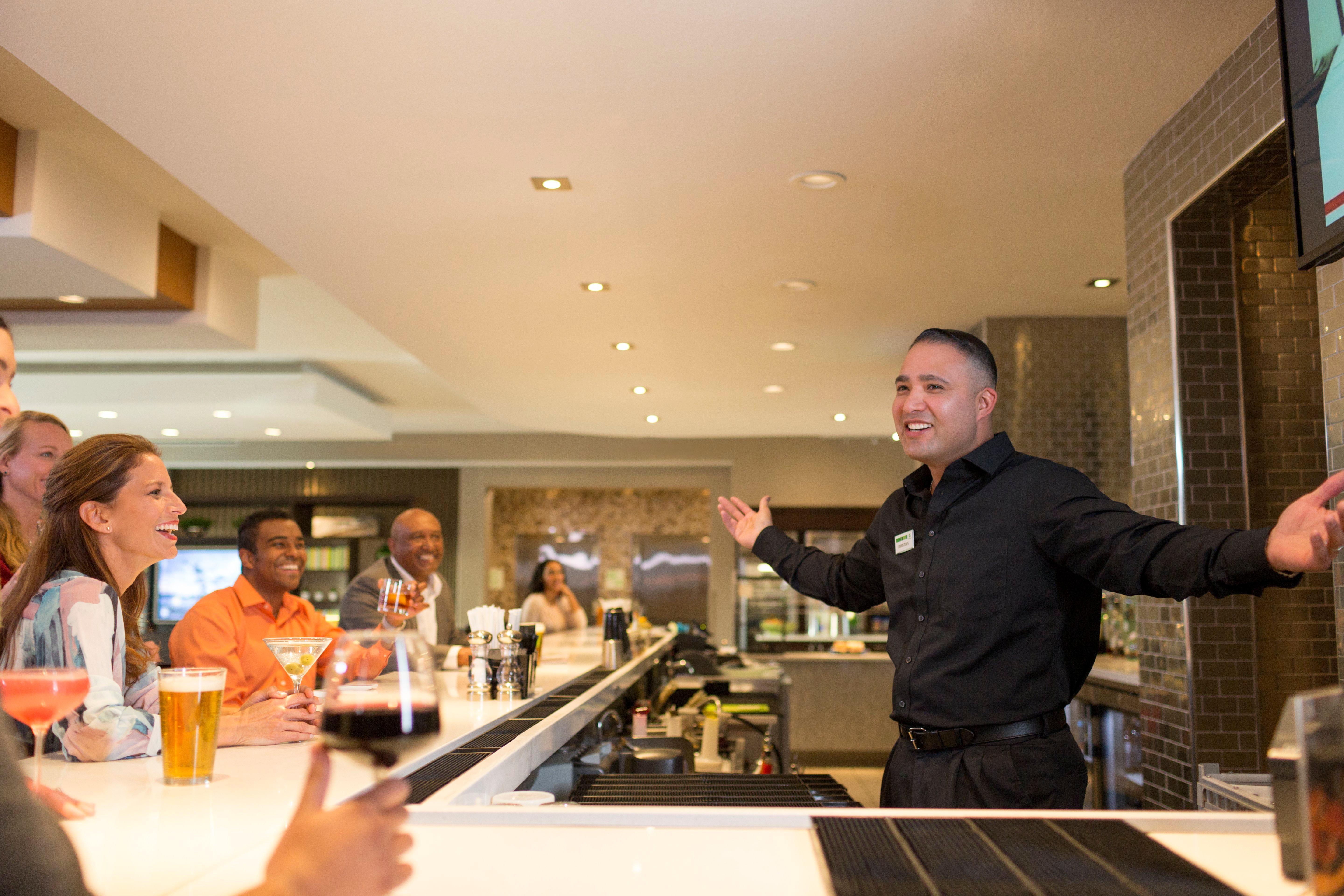 Holiday Inn & Suites Cedar Falls-Waterloo Event Ctr By Ihg Bagian luar foto