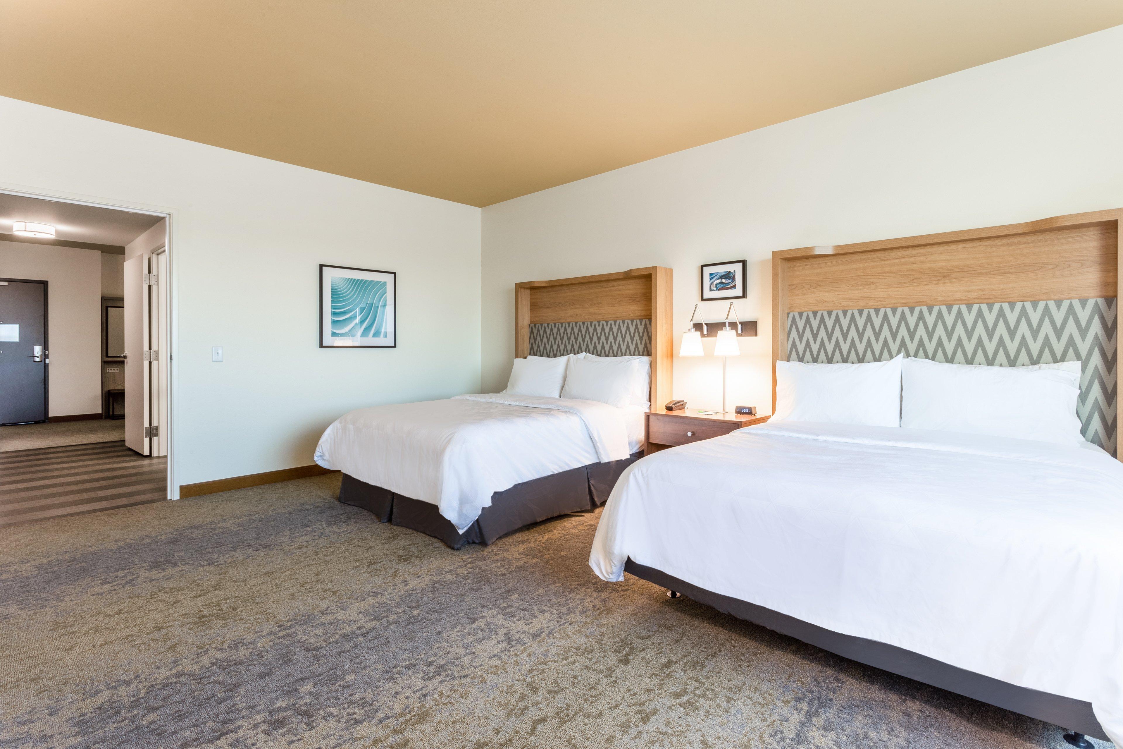 Holiday Inn & Suites Cedar Falls-Waterloo Event Ctr By Ihg Bagian luar foto
