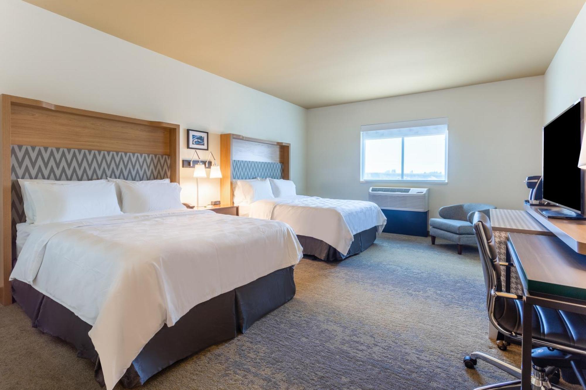 Holiday Inn & Suites Cedar Falls-Waterloo Event Ctr By Ihg Bagian luar foto